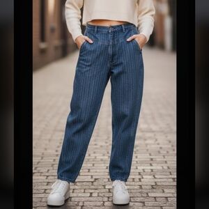 Levi's vintage denim mom jean women's high rise tapered textured striped sz 16.